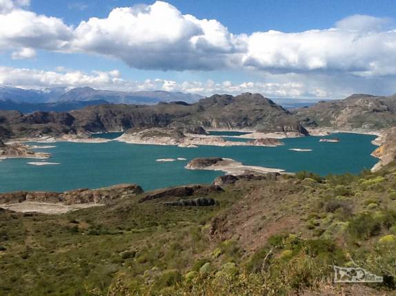 A bela Laguna Verde, no caminho entre Chile Chico e a Carretera Austral, no sul do Chile